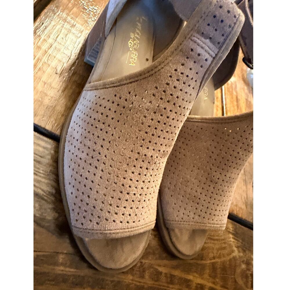 Koolaburra by UGG Suede Block Heel 2” Perforated Sandals Peep Toe Beige US 6.5 - Picture 9 of 13